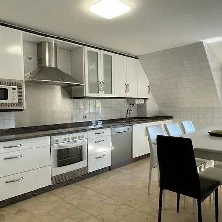 Apartment With Sea Views *