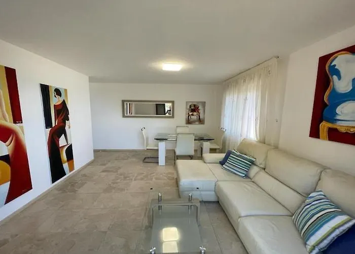 Lägenhet With Sea Views *