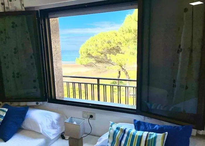 With Sea Views شقة